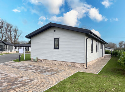 Plot 25 Willerby Acorn Exterior